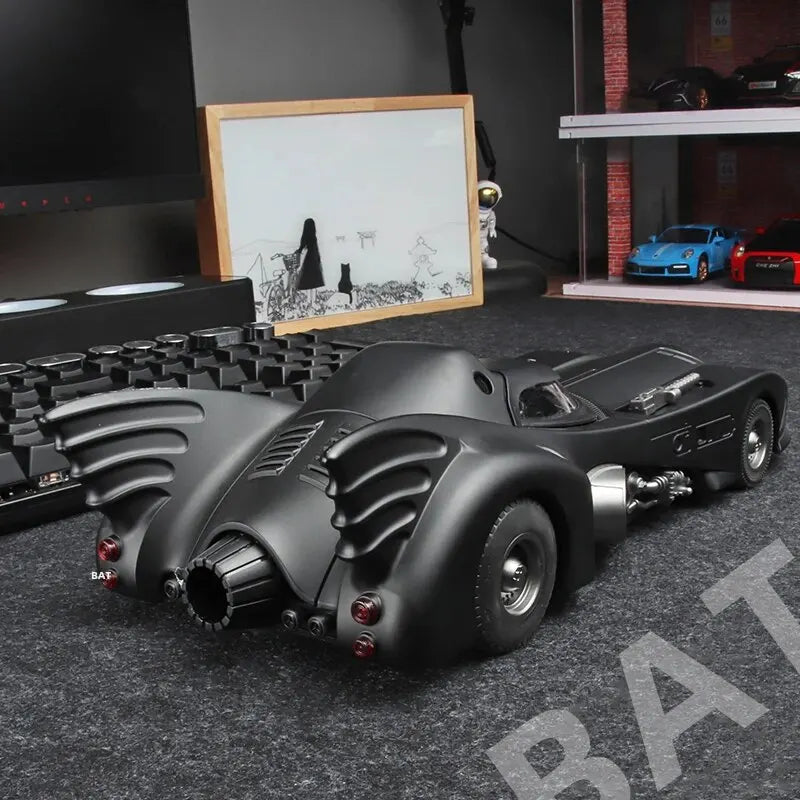 1:18 1989 Batmobile Die-cast Car with Batman Figure, Toys for Kids and Adults , Black